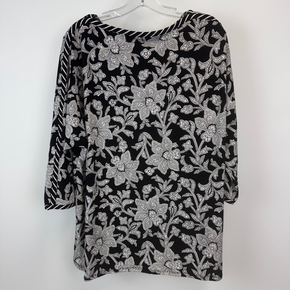 Chico's Black White Floral Paisley Tunic Top 3/4 Sleeve Size 3 XL - Picture 5 of 12